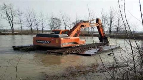 水陸挖掘機出租