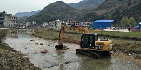 水陸挖掘機